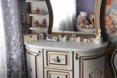Комод с зеркалом